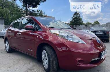 Хэтчбек Nissan Leaf 2015 в Киеве