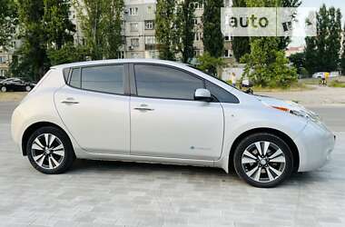 Хетчбек Nissan Leaf 2014 в Кременчуці