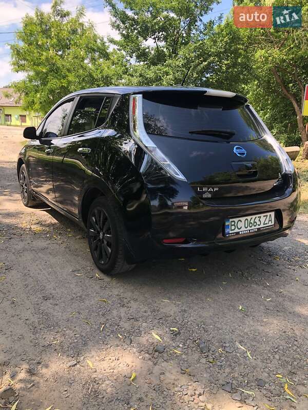 Хэтчбек Nissan Leaf 2014 в Львове