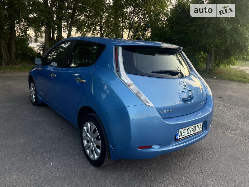 Хэтчбек Nissan Leaf 2014 в Днепре
