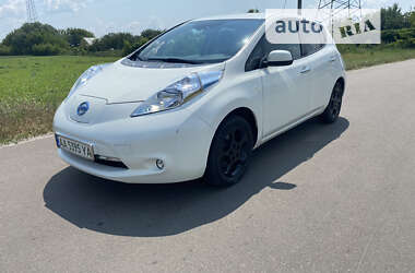 Хэтчбек Nissan Leaf 2016 в 