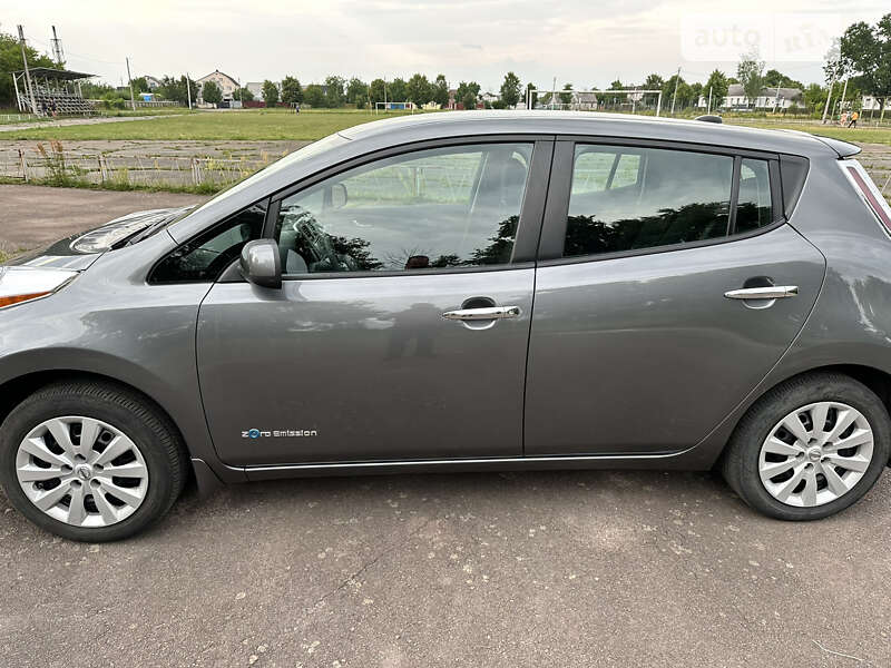 Хэтчбек Nissan Leaf 2017 в Житомире