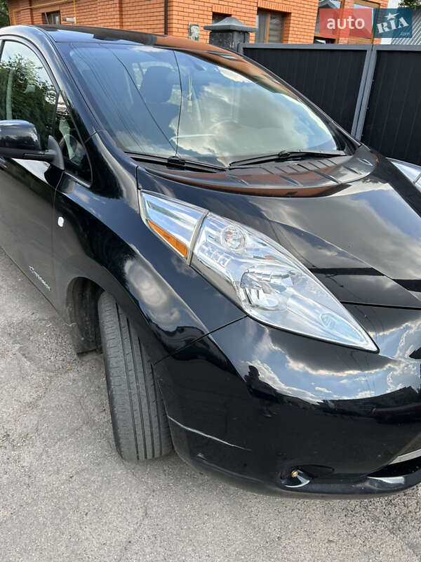 Хэтчбек Nissan Leaf 2015 в Ровно фото 3 Хэтчбек Nissan Leaf 2015 в Ровно