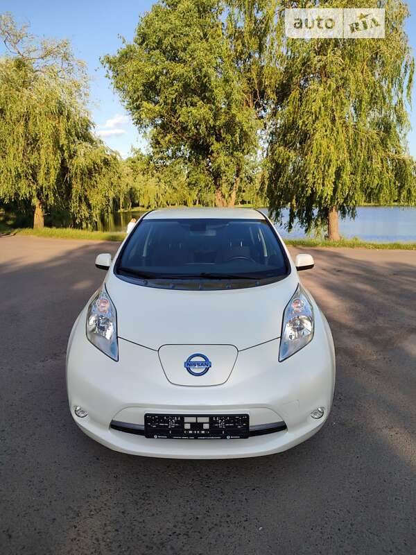 Хетчбек Nissan Leaf 2016 в Рівному