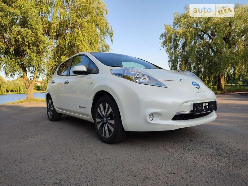 Хетчбек Nissan Leaf 2016 в Рівному