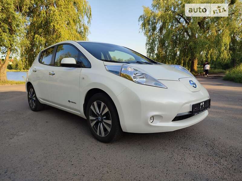 Хетчбек Nissan Leaf 2016 в Рівному