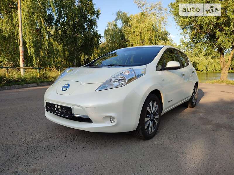 Хетчбек Nissan Leaf 2016 в Рівному