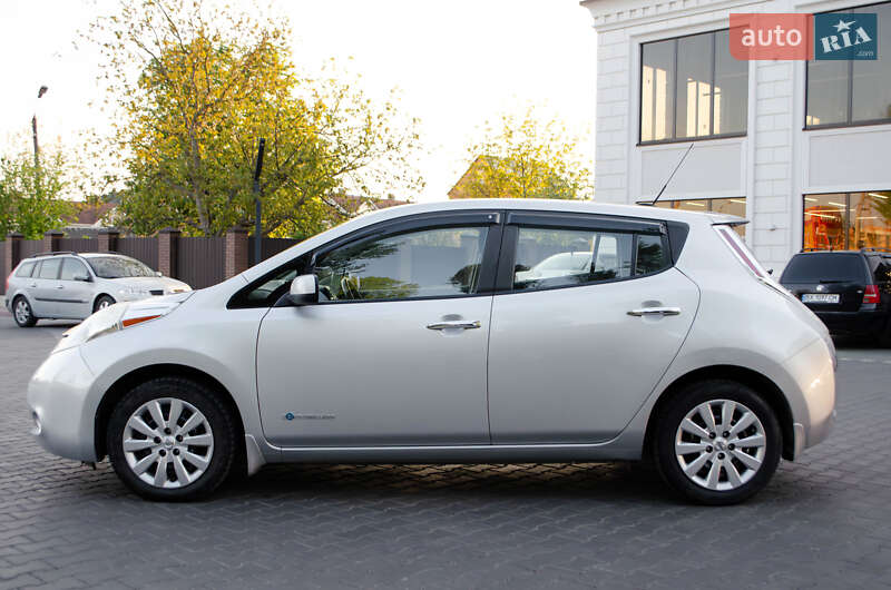 Хетчбек Nissan Leaf 2015 в Хмельницькому
