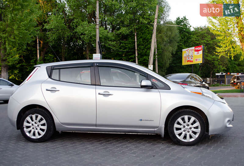 Хетчбек Nissan Leaf 2015 в Хмельницькому