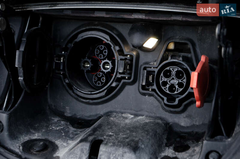 Хетчбек Nissan Leaf 2015 в Хмельницькому