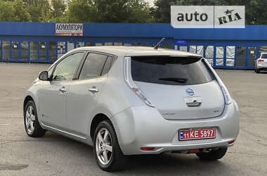 Хетчбек Nissan Leaf 2012 в 