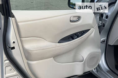 Хетчбек Nissan Leaf 2012 в 