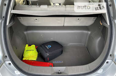 Хетчбек Nissan Leaf 2012 в 