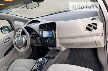 Хетчбек Nissan Leaf 2012 в 