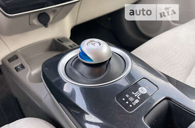 Хетчбек Nissan Leaf 2012 в 