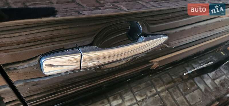 Хэтчбек Nissan Leaf 2014 в Львове