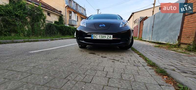 Хэтчбек Nissan Leaf 2014 в Львове