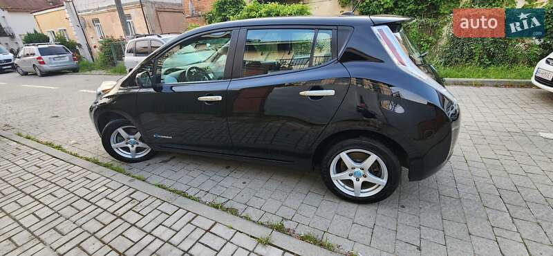 Хэтчбек Nissan Leaf 2014 в Львове