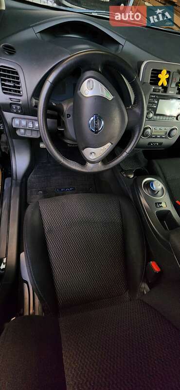 Хэтчбек Nissan Leaf 2014 в Львове