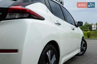 Хэтчбек Nissan Leaf 2020 в 