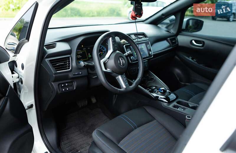 Хэтчбек Nissan Leaf 2020 в Стрые