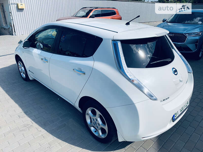 Хэтчбек Nissan Leaf 2013 в Полтаве