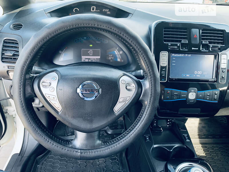 Хэтчбек Nissan Leaf 2013 в Полтаве