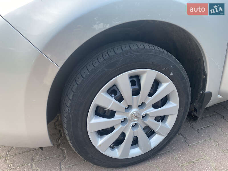 Хэтчбек Nissan Leaf 2017 в Миргороде