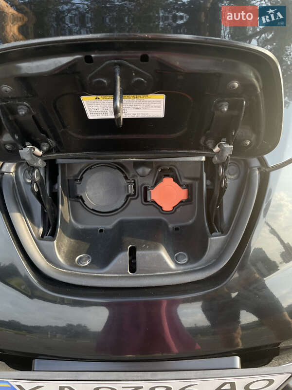 Хэтчбек Nissan Leaf 2015 в Житомире фото 12 Хэтчбек Nissan Leaf 2015 в Житомире