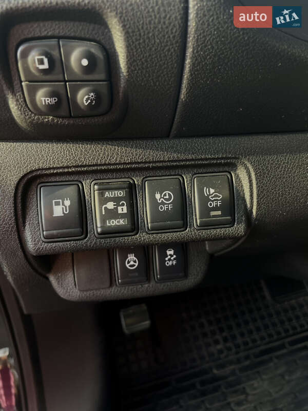 Хэтчбек Nissan Leaf 2015 в Житомире фото 25 Хэтчбек Nissan Leaf 2015 в Житомире