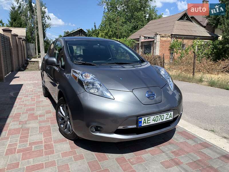 Хэтчбек Nissan Leaf 2014 в Кривом Роге фото 9 Хэтчбек Nissan Leaf 2014 в Кривом Роге