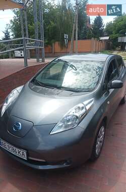 Хэтчбек Nissan Leaf 2015 в Днепре