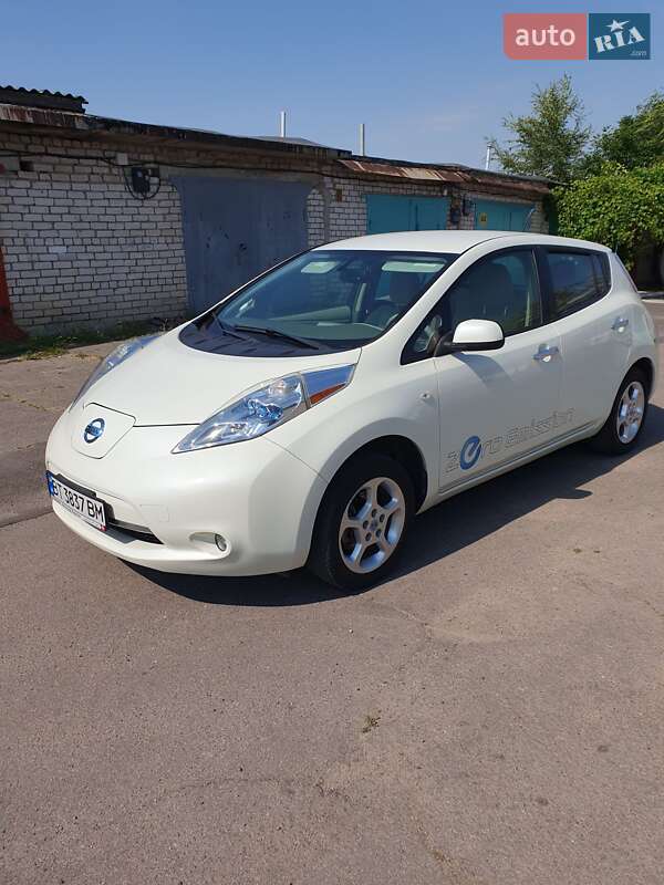 Хетчбек Nissan Leaf 2011 в Миколаєві