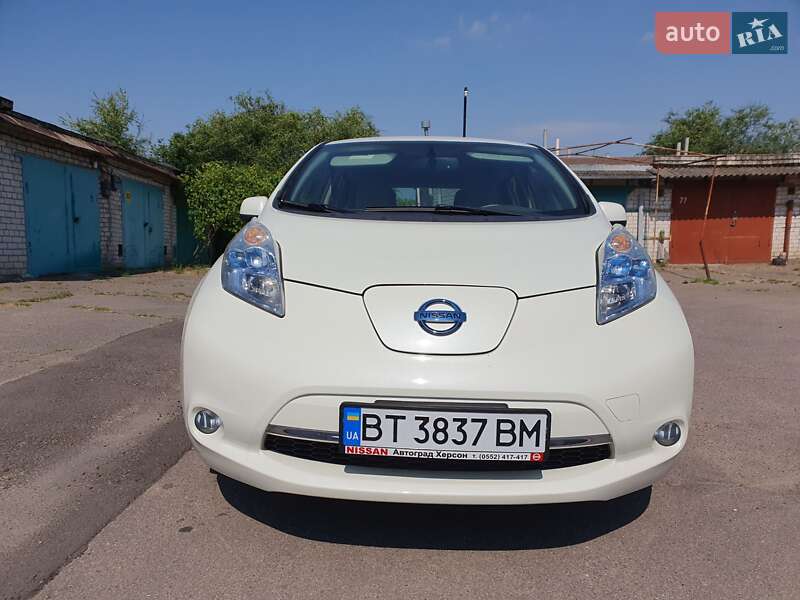 Хетчбек Nissan Leaf 2011 в Миколаєві
