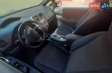 Хэтчбек Nissan Leaf 2013 в 