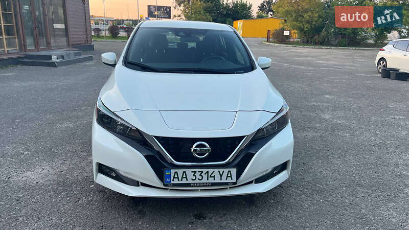 Хетчбек Nissan Leaf 2020 в Києві