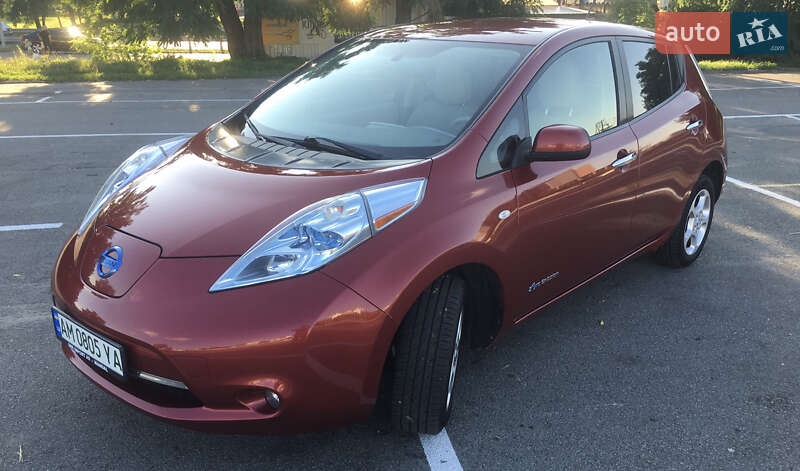 Хэтчбек Nissan Leaf 2013 в Киеве