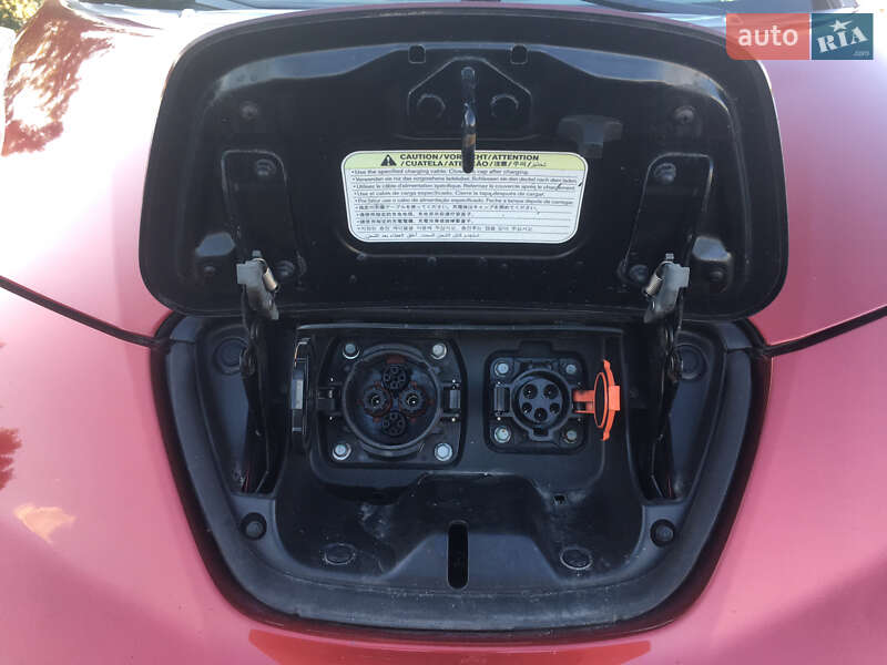 Хэтчбек Nissan Leaf 2013 в Киеве