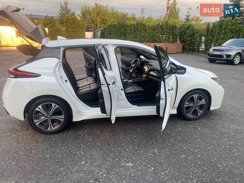 Хэтчбек Nissan Leaf 2018 в Киеве