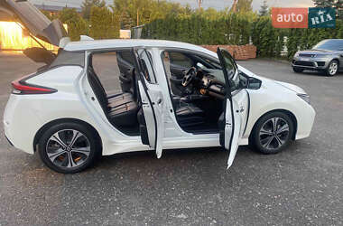 Хэтчбек Nissan Leaf 2018 в 