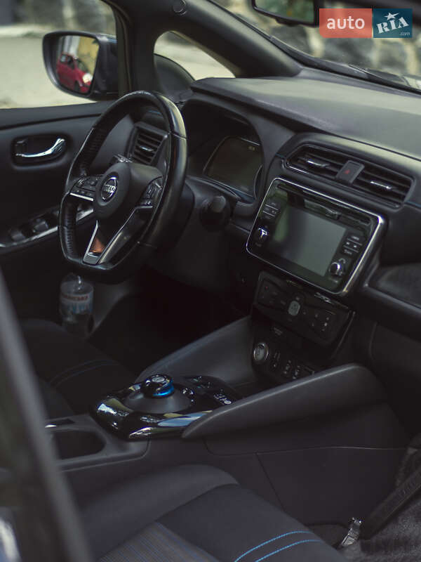 Хетчбек Nissan Leaf 2018 в Ужгороді