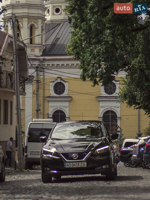 Хетчбек Nissan Leaf 2018 в Ужгороді