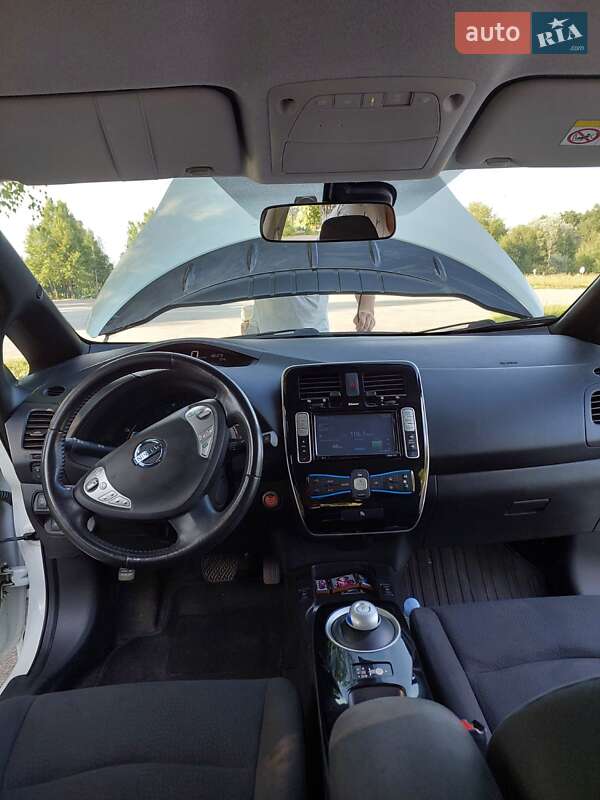 Хетчбек Nissan Leaf 2013 в Житомирі