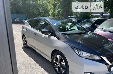 Хэтчбек Nissan Leaf 2018 в 