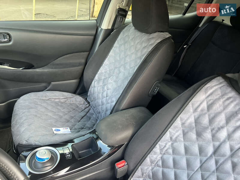 Хэтчбек Nissan Leaf 2015 в Чернигове
