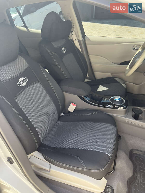 Хэтчбек Nissan Leaf 2015 в Тернополе