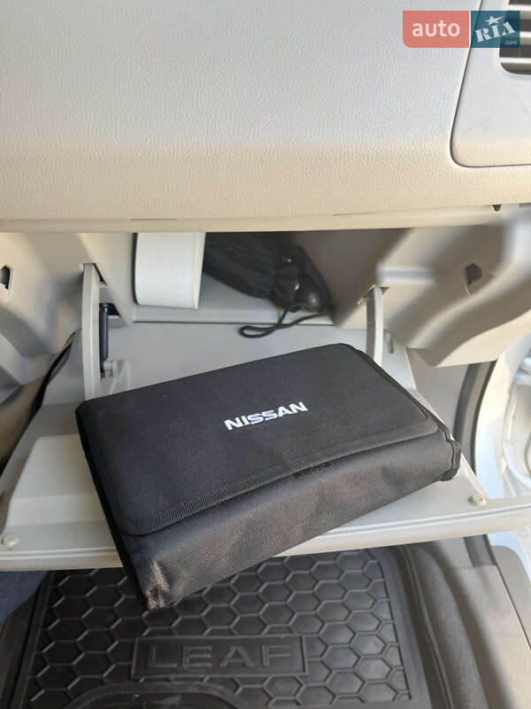 Хэтчбек Nissan Leaf 2015 в Тернополе