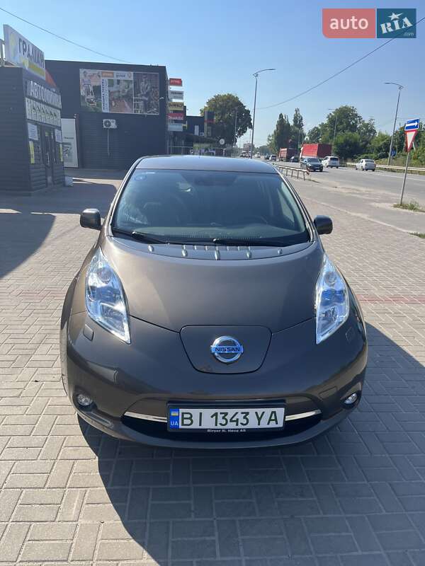 Хэтчбек Nissan Leaf 2016 в Полтаве