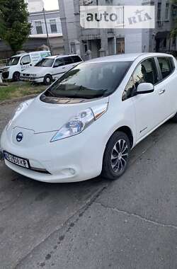 Хетчбек Nissan Leaf 2013 в Дніпрі