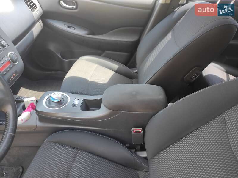 Хэтчбек Nissan Leaf 2013 в Тернополе